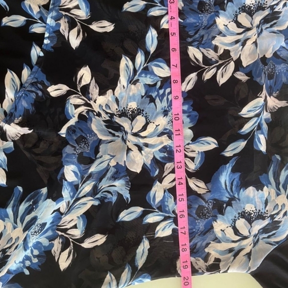 Chicos Women Top Size Mefium Floral Blue/Black Women's Top Long Sleeve Crew Neck - Picture 7 of 8